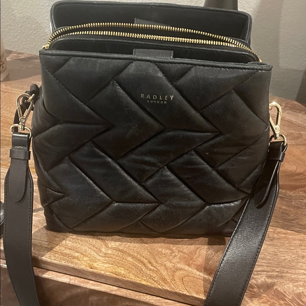 RADLEY LONDON Black Quilted Leather Crossbody with Gold Hardware